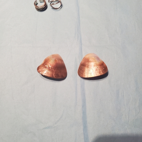 Shell earrings, pierced - Picture 4 of 4